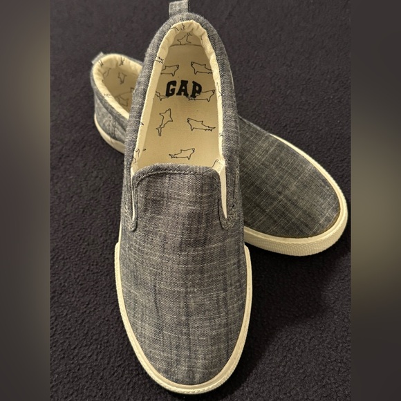 Gap Slip-on Shoes - Kids Size 3 - Picture 1 of 10